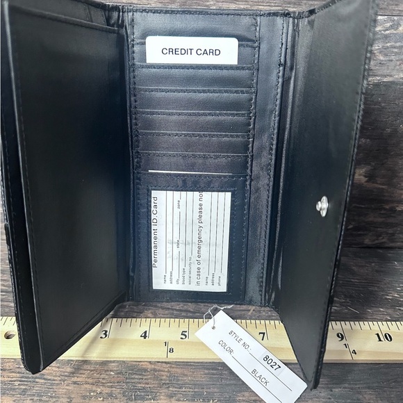 GJ3SS Black Logo Pattern Womens Wallet NWT - Picture 4 of 7